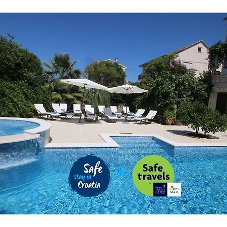 Villa Renipol Adults Only Sutivan Ngoại thất bức ảnh