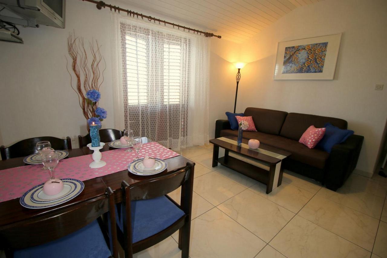 Villa Renipol Adults Only Sutivan Ngoại thất bức ảnh