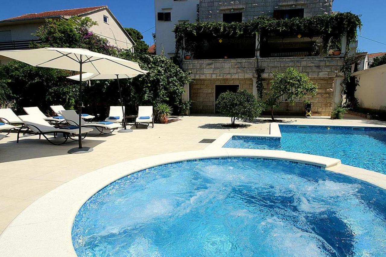 Villa Renipol Adults Only Sutivan Ngoại thất bức ảnh