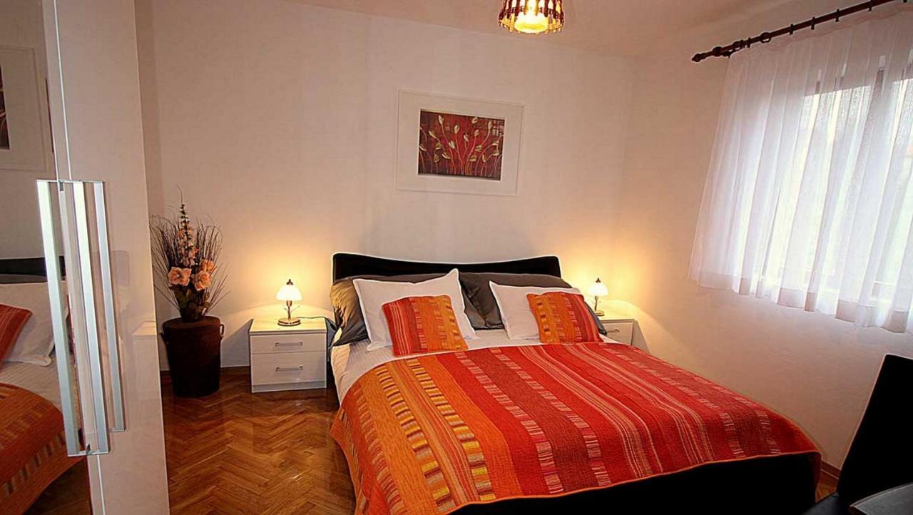 Villa Renipol Adults Only Sutivan Ngoại thất bức ảnh