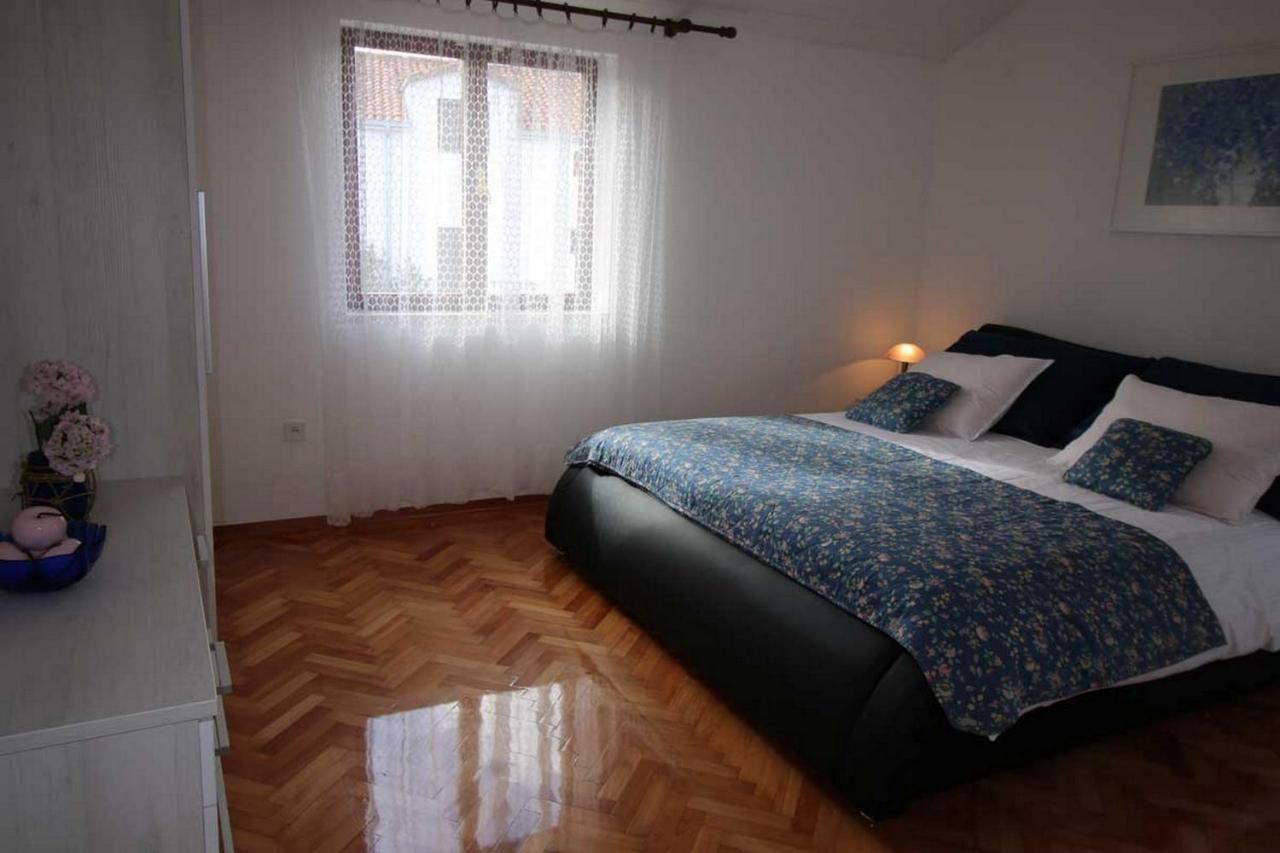 Villa Renipol Adults Only Sutivan Ngoại thất bức ảnh