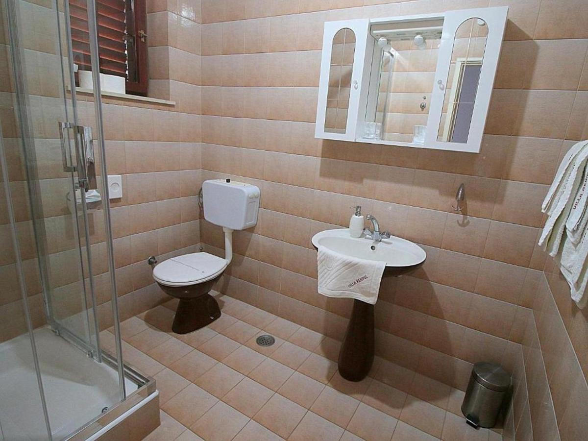 Villa Renipol Adults Only Sutivan Ngoại thất bức ảnh