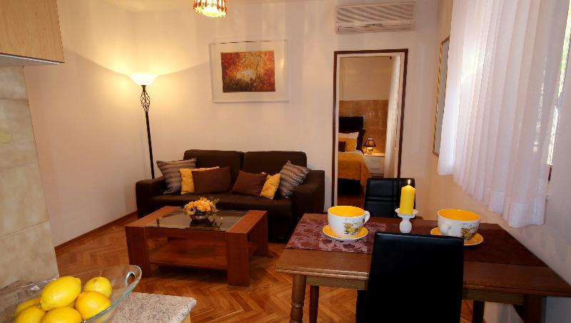 Villa Renipol Adults Only Sutivan Ngoại thất bức ảnh