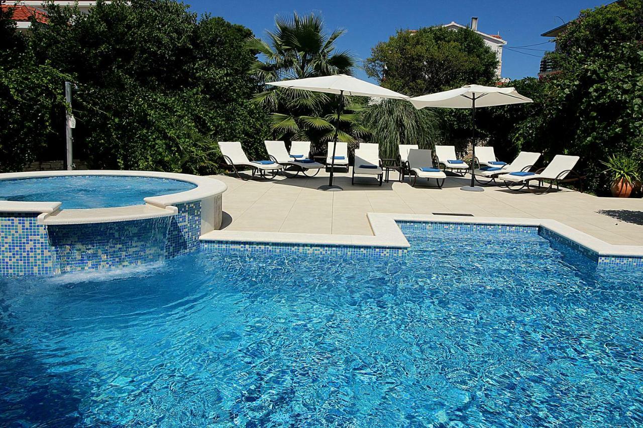 Villa Renipol Adults Only Sutivan Ngoại thất bức ảnh
